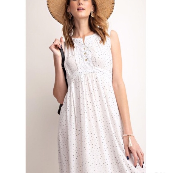 Accepting Offers π·Off-White Polka Dot Swing Dress - Picture 4 of 5